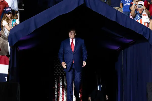 18dc-trump-01-articleLarge
