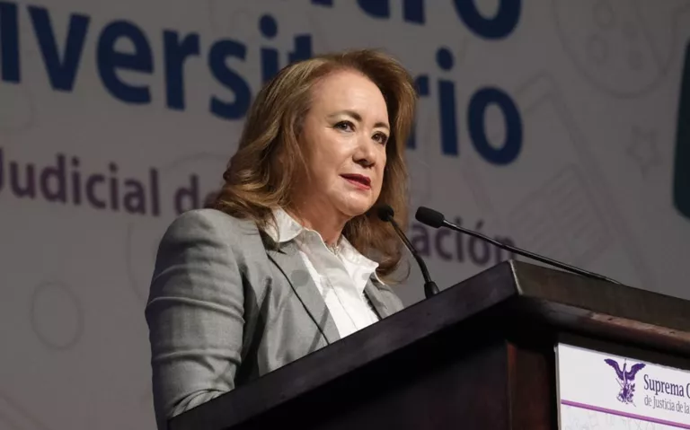 Yasmín Ezquivel