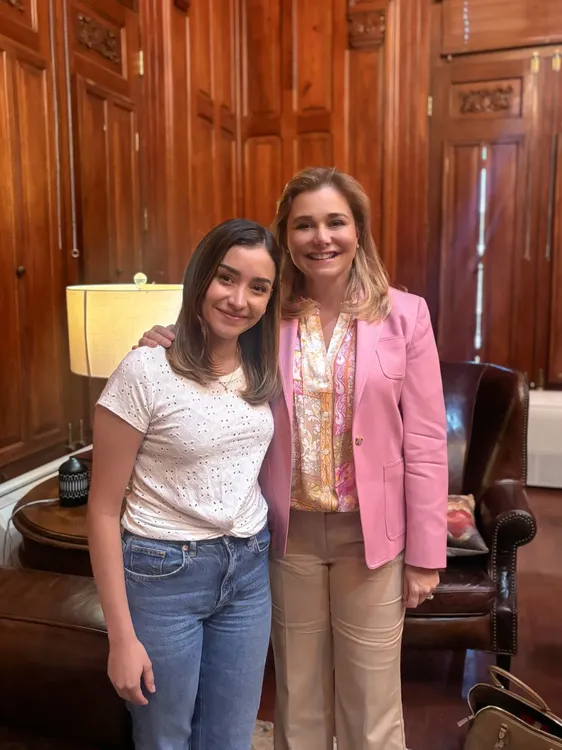 d666f488-e220-4f9d-8c37-838d027bec49