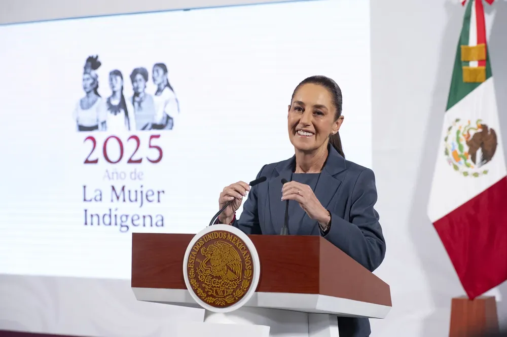2025-04-23_Conferencia_de_prensa_matutina_-_Palacio_Nacional_02_SLE
