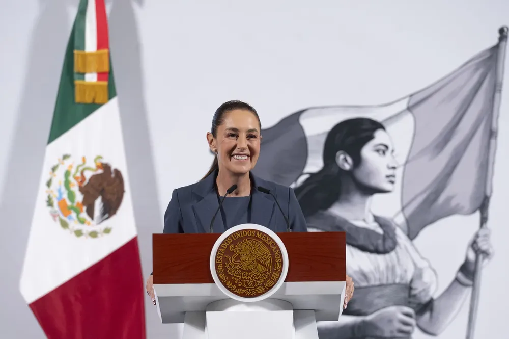 2025-04-23_Conferencia_de_prensa_matutina_-_Palacio_Nacional_04_SLE