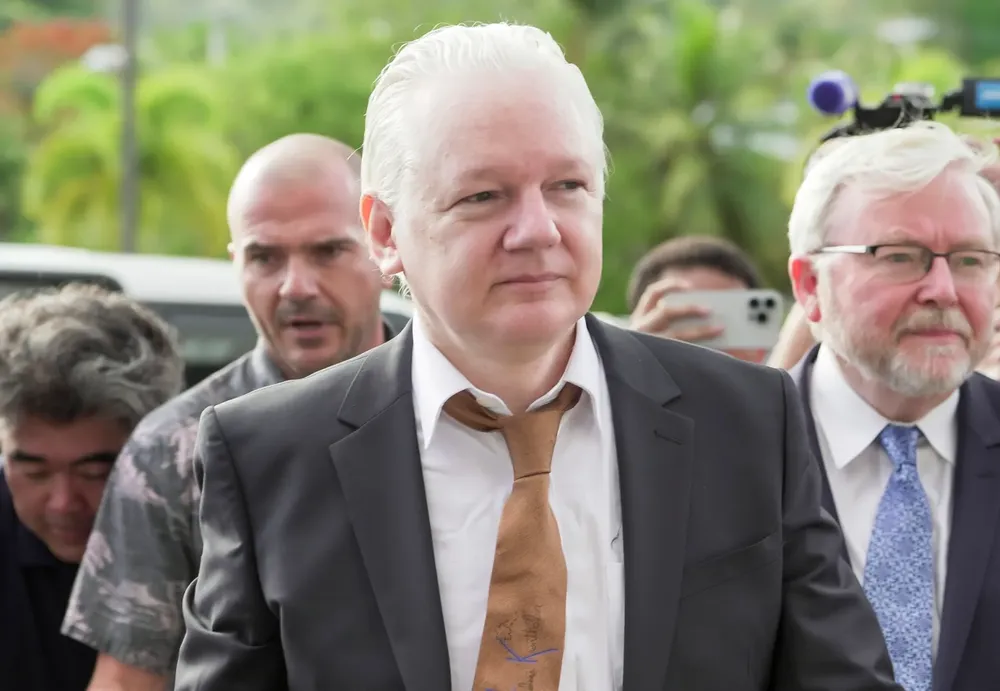 julian-assange-se-declara-culpable-por-violar-la-ley-de-espionaje-de-eeuu