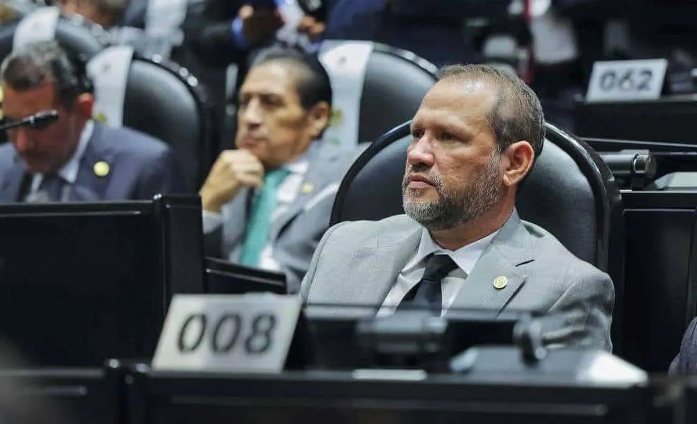 senador-emecista-daniel-barreda-anuncia-voto-contra-reforma-judicial-focus-0-0-1044-675