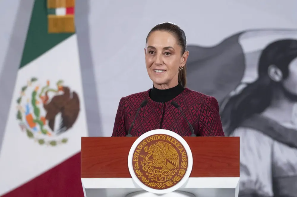 2025-12-02-Conferencia-de-prensa-matutina-Palacio-Nacional-09-SLE