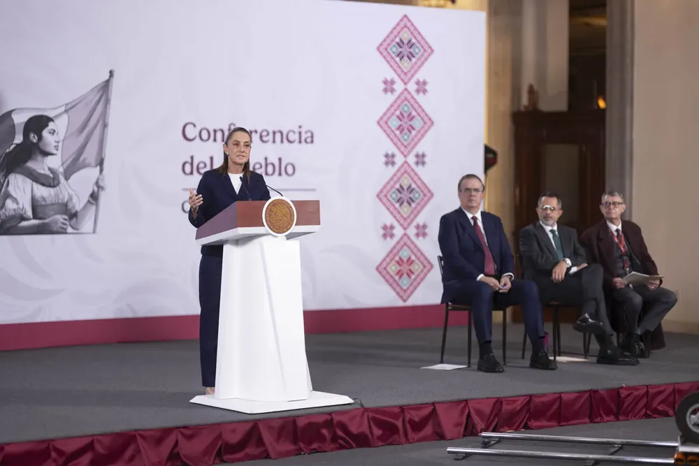 2025-12-15-Conferencia-de-prensa-matutina-Palacio-Nacional-11-GM