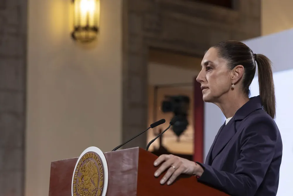 2025-11-05-Conferencia-de-prensa-matutina-Palacio-Nacional-10-JCB