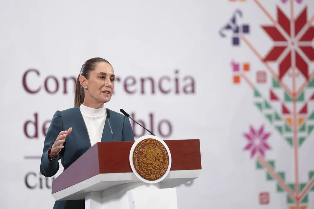 2025-10-13-Conferencia-de-prensa-matutina-Palacio-Nacional-24-SLE