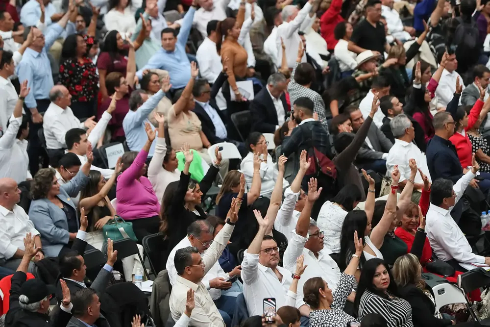 diputados-en-sesion-sobre-la-reforma-al-poder-judicial