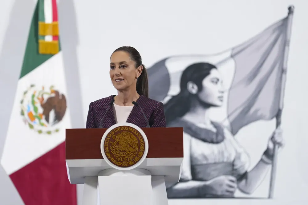 2025-05-02_Conferencia_de_prensa_matutina_-_Palacio_Nacional_01_HC