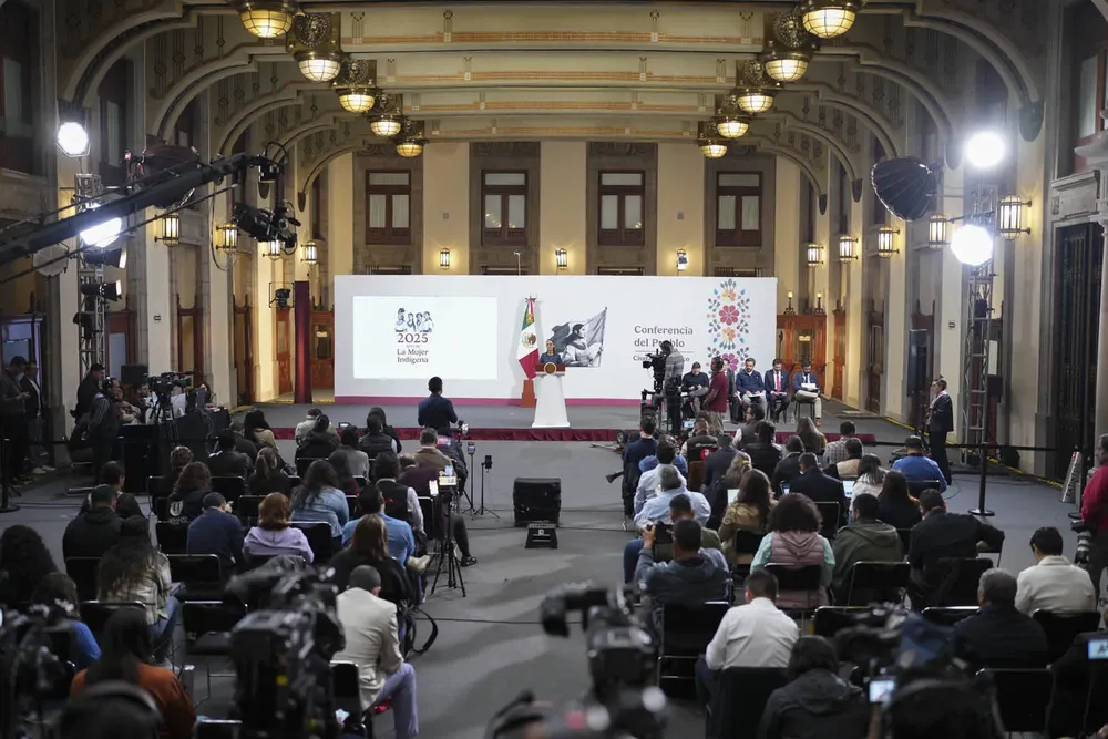 2025-06-03_Conferencia_de_prensa_matutina_-_Palacio_Nacional__18_HC