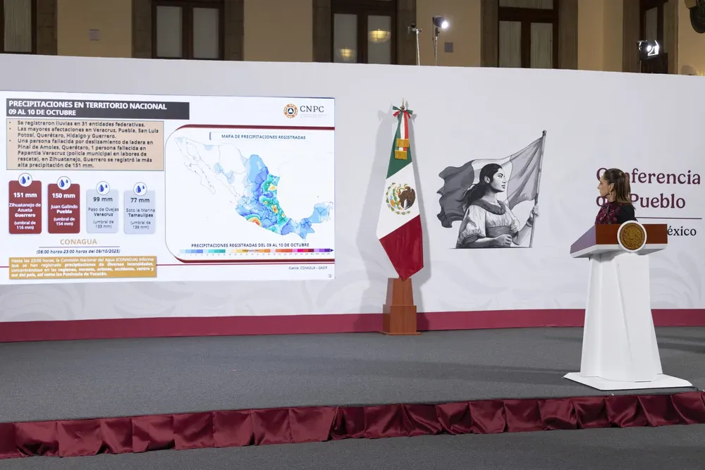 2025-10-10-Conferencia-de-prensa-matutina-Palacio-Nacional-12-JCB