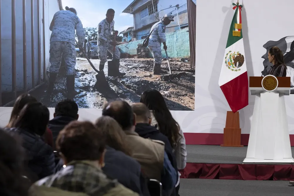 2025-10-24-Conferencia-de-prensa-matutina-Palacio-Nacional-08-JCB
