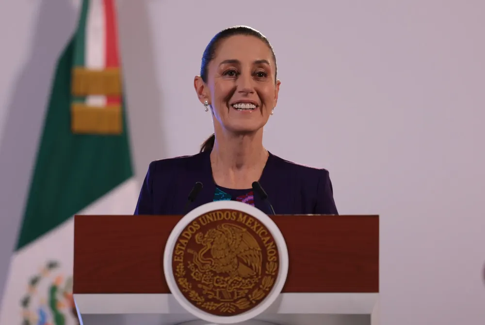 Conferencia_presidenta_at_9.13.47_AM__3_