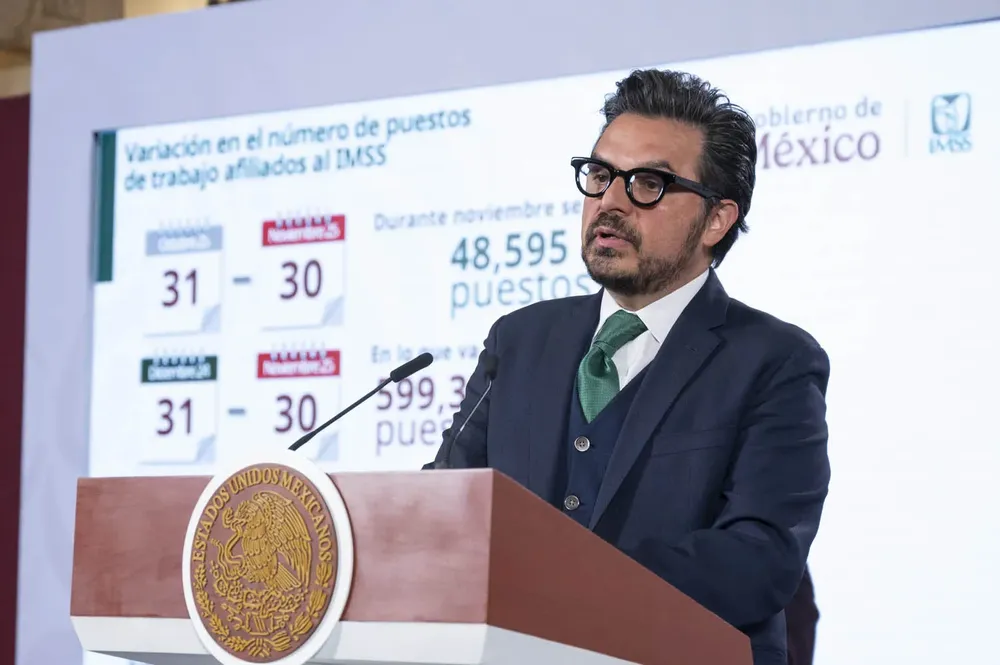 2025-12-08-Conferencia-de-prensa-matutina-Palacio-Nacional-07-SLE