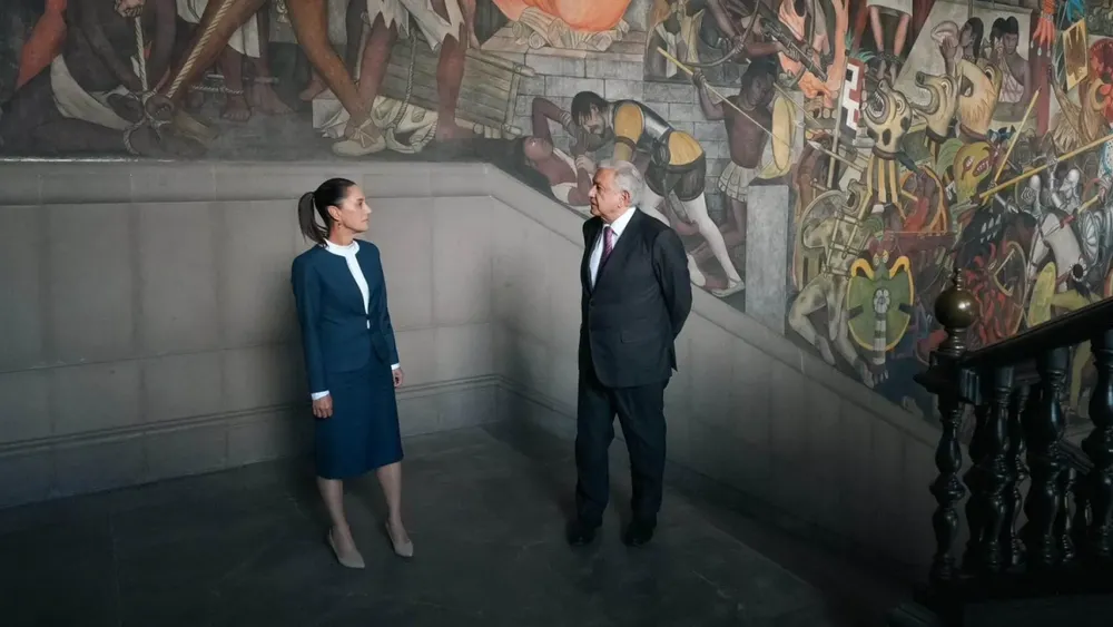 sheinbaum-amlo-palacio-nacional-podcast