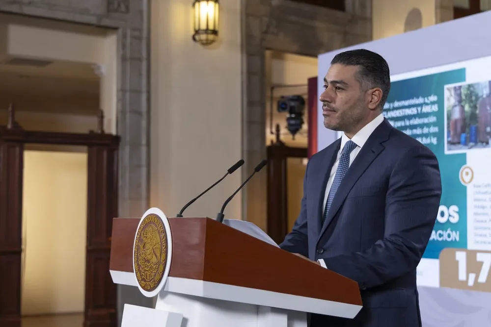 2025-12-09-Conferencia-de-prensa-matutina-Palacio-Nacional-09-JCB