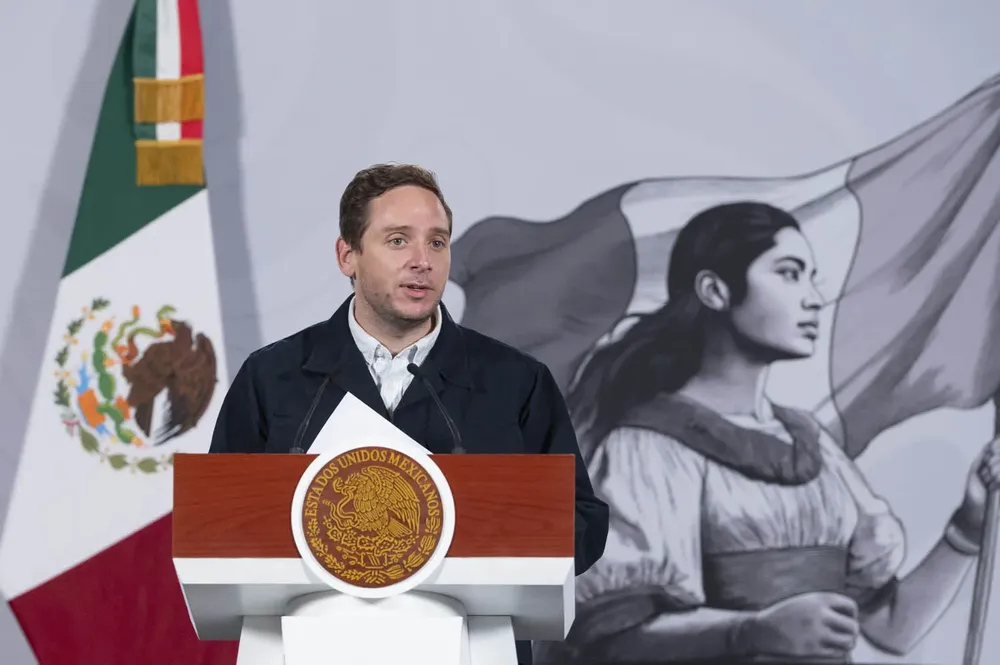 2025-12-02-Conferencia-de-prensa-matutina-Palacio-Nacional-06-SLE