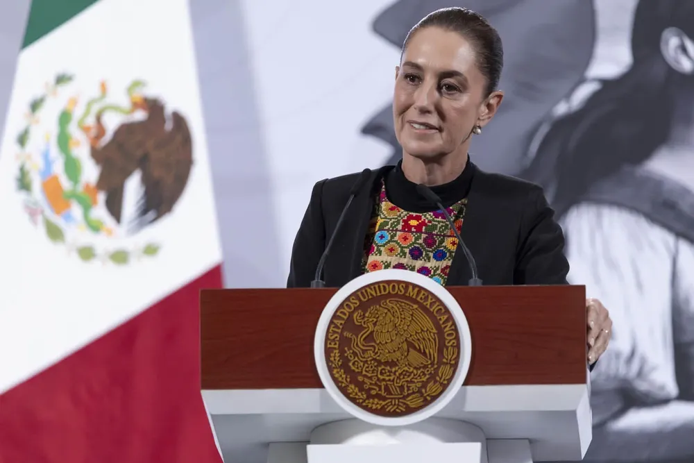 2025-12-01-Conferencia-de-prensa-matutina-Palacio-Nacional-18-JCB