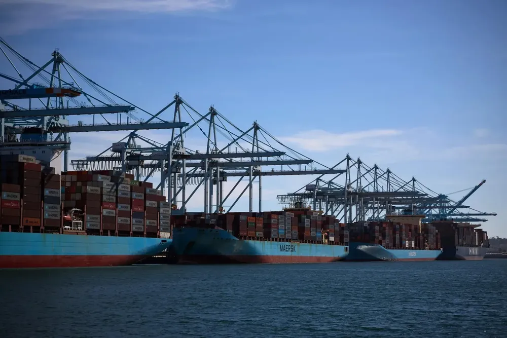 rss-efe5070bc0b684f8d9fd57dfa101e946bf569aad30aw