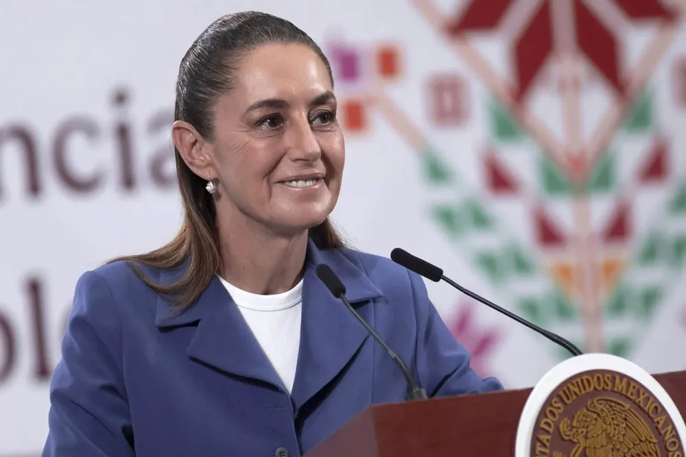 2025-10-06-Conferencia-de-prensa-matutina-Palacio-Nacional-17-JCB