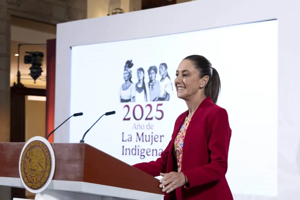 2025-10-27-Conferencia-de-prensa-matutina-Palacio-Nacional-02-JCB