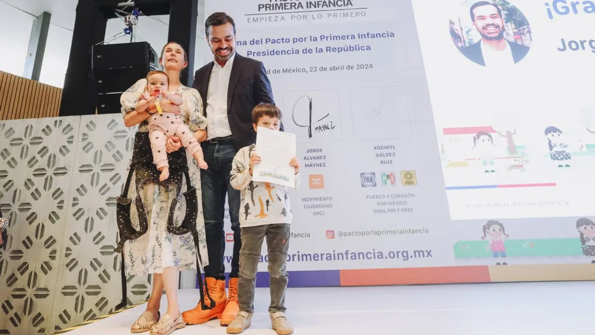jorge_alvarez_maynez_firma_pacto_primera_infancia_cortesia.jpg_267356012