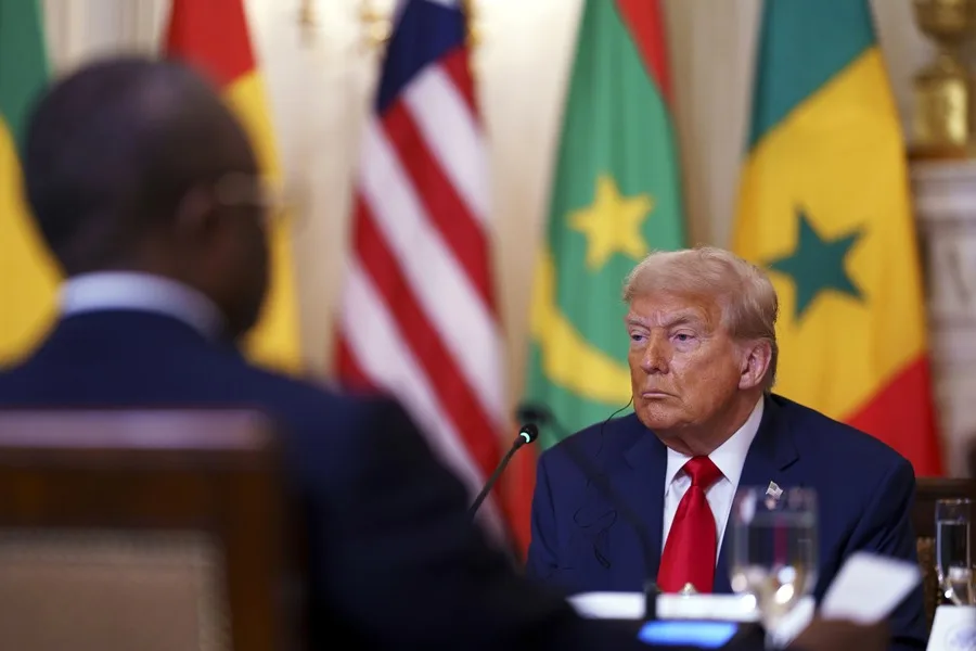 Donald_Trump_reunion_Casa_Blanca