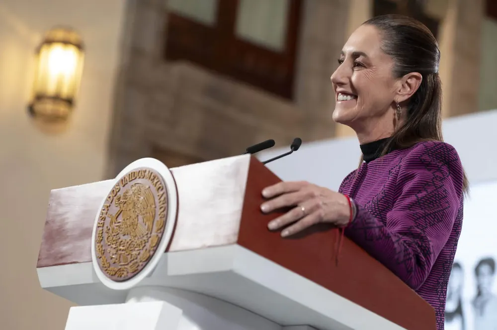 2025-11-19-Conferencia-de-prensa-matutina-Palacio-Nacional-16-SLE