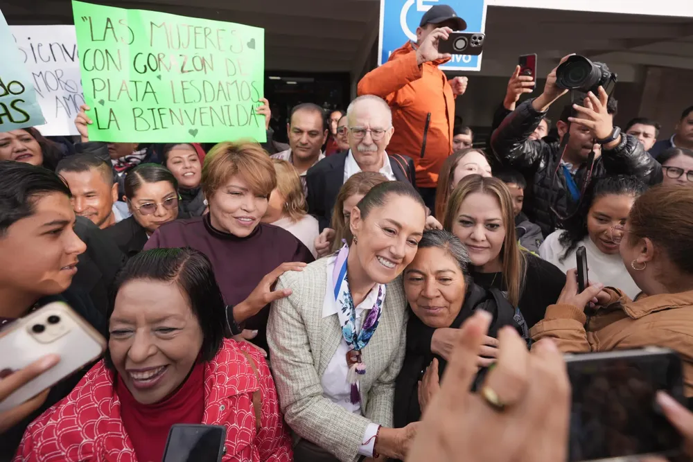 ntrzacatecas-reciben-a-claudia-sheinbaum-en-aeropuerto-de-zacatecas-sheinbaum-en-zacatecas-1-scaled