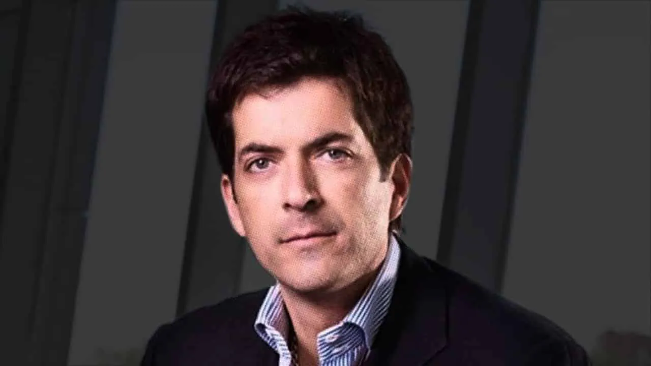 Cod_Magenta_Gonzalo_Gil_White_WEB