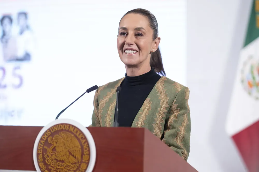 2025-04-15_Conferencia_de_prensa_matutina_-_Palacio_Nacional_02_SLE