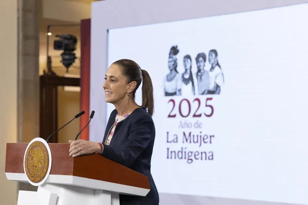 2025-12-04-Conferencia-de-prensa-matutina-Palacio-Nacional-10-JCB