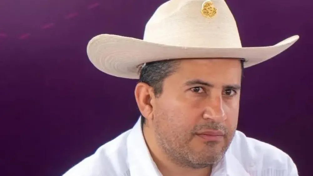 Carlos%20Manzo%20Alcalde%20de%20Uruapan%20Michoac%C3%A1n%20asesinado%20%281%29