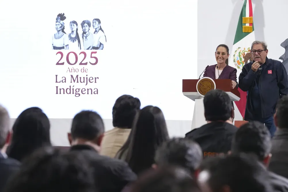 2025-05-02_Conferencia_de_prensa_matutina_-_Palacio_Nacional_08_HC