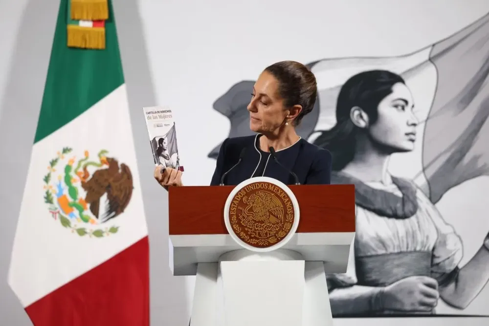 sheinbaum-cartilla-derechos-mujeres
