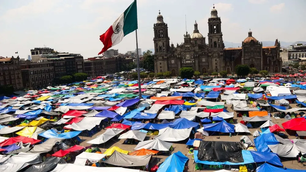planton-cnte-zocalo-cdmx