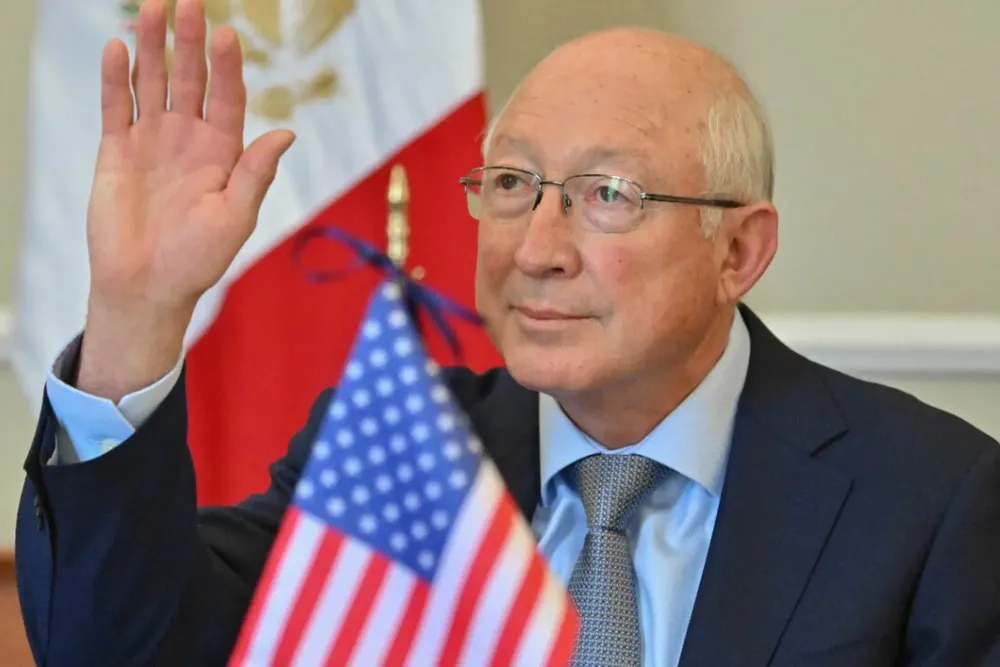 ken-salazar-armas-eeuu