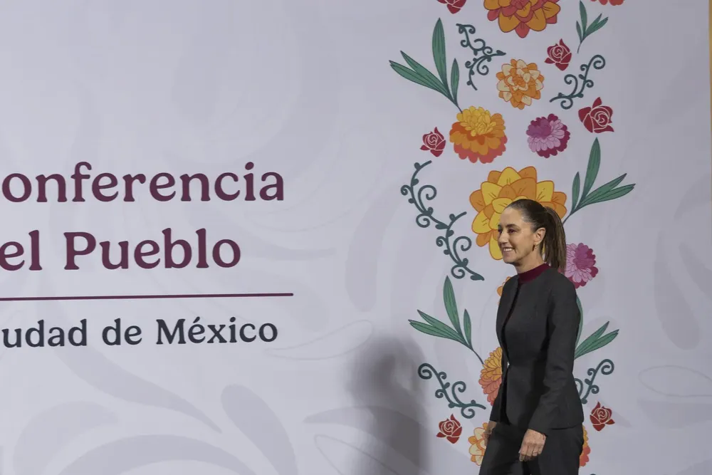 2025-11-21-Conferencia-de-prensa-matutina-Palacio-Nacional-03-JCB